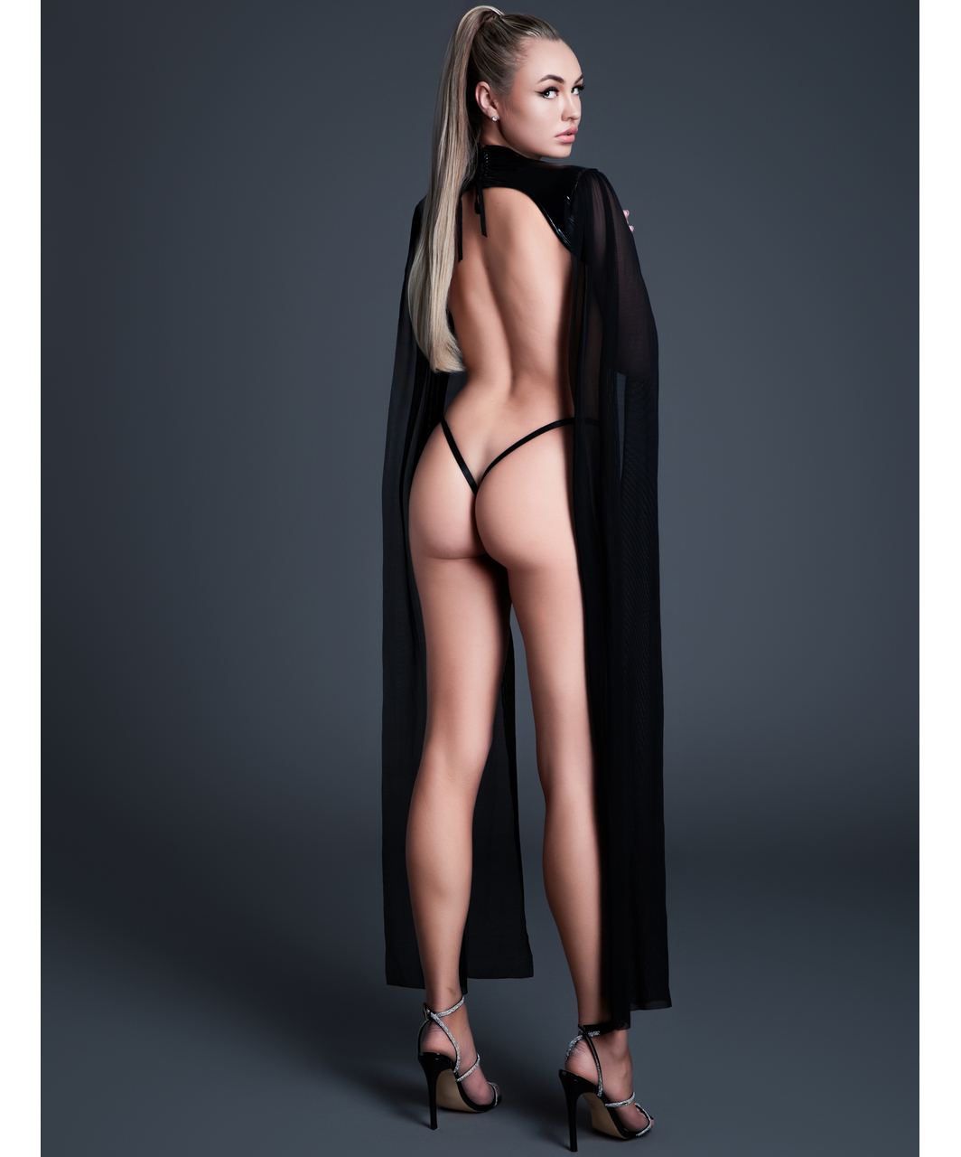 Allure Lingerie The Bod Is The Life mustast tüllist keep ja stringid