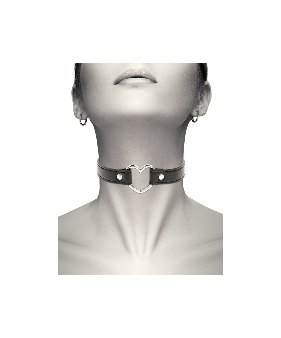 Coquette juoda odinė širdelė choker