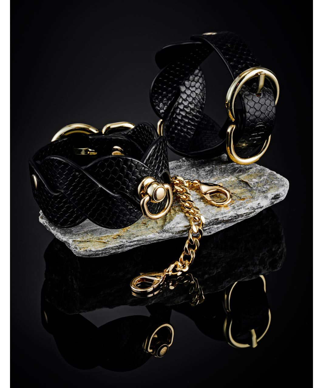 Guilty Pleasure Eclipse tekonahkaiset nilkkakahleet