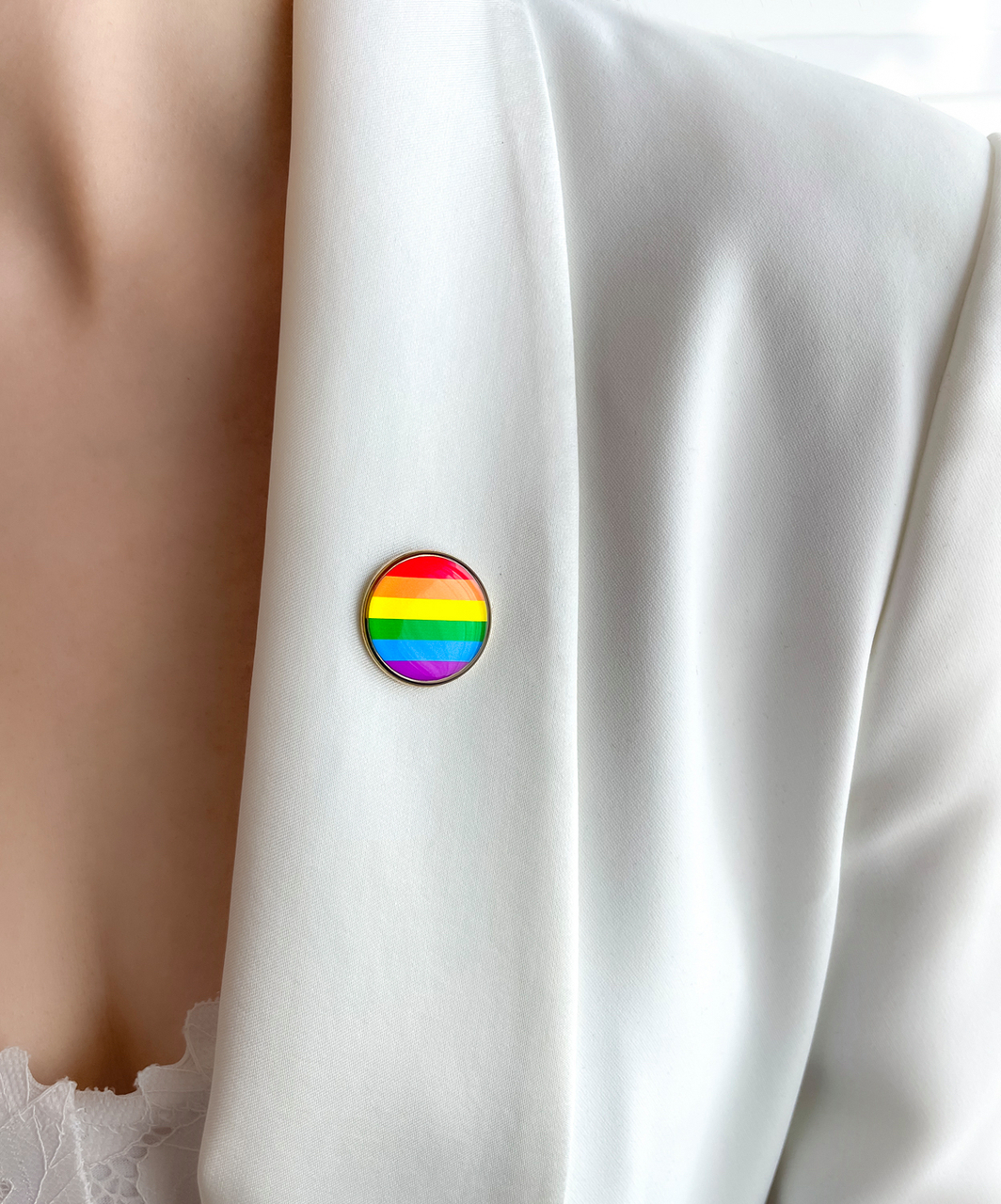Rainbow Pride apvalus ženkliukas su emaliu lakuota LGBT vėliava