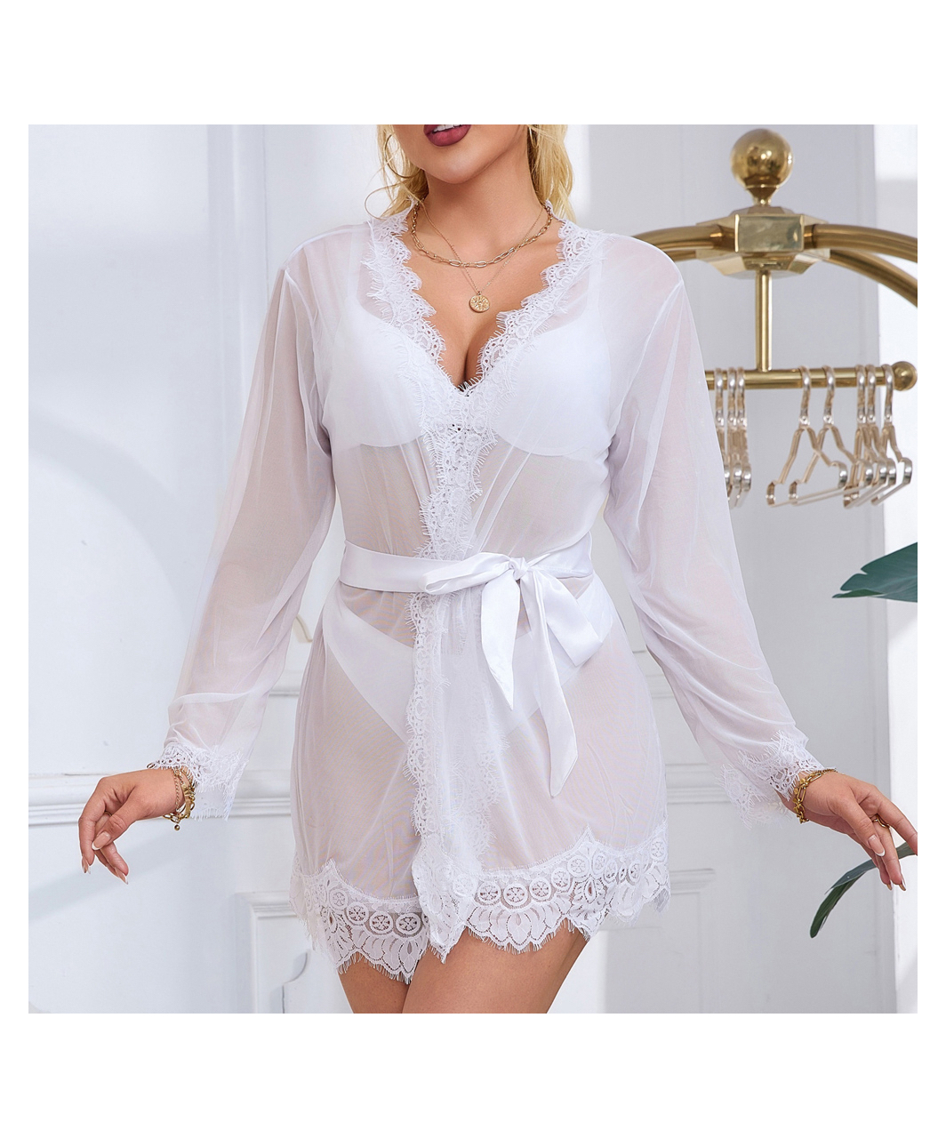 Subblime Valgella valkoinen läpinäkyvä seksikäs aamutakki