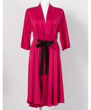 MAKE ярко-розовый халат с черным поясом